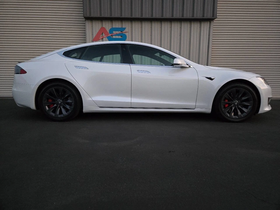 2020 Tesla Model S - Image 9 of 21