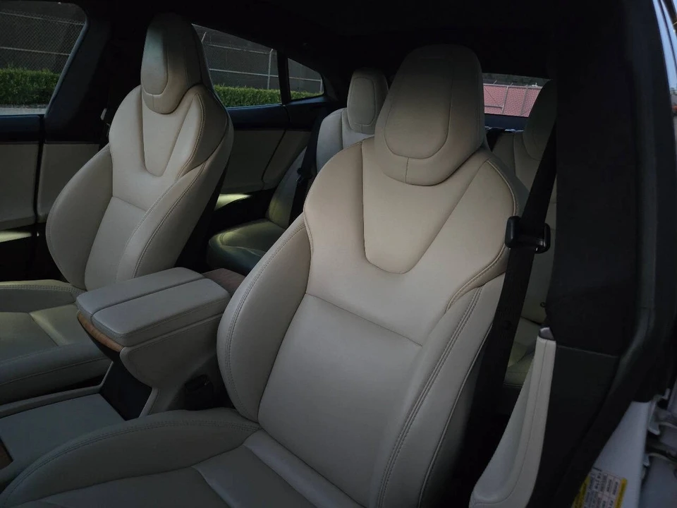 2020 Tesla Model S - Image 19 of 21