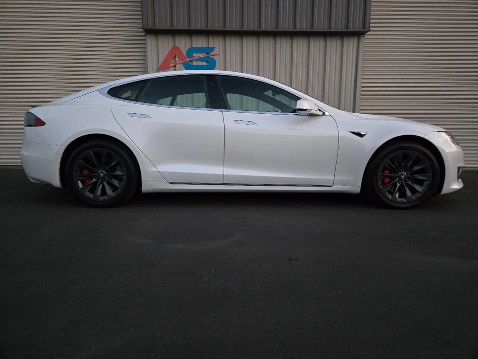 2020 Tesla Model S - Image 9 of 21