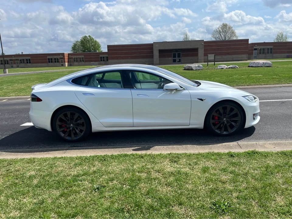 2020 Tesla Model S - Image 4 of 6