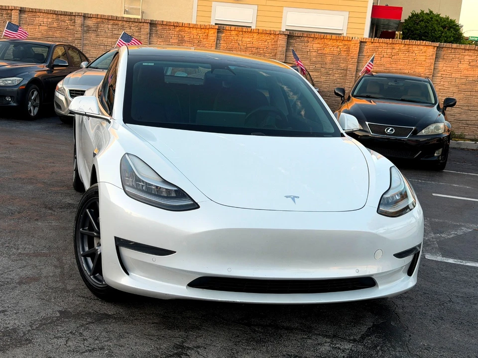 2020 Tesla Model S - Image 7 of 21