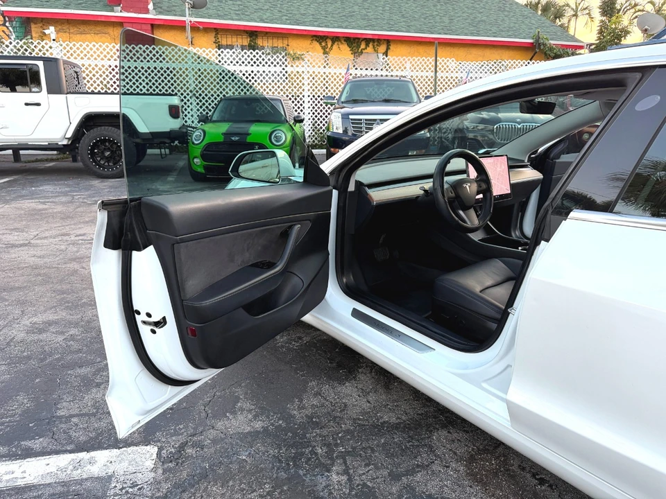 2020 Tesla Model S - Image 19 of 21