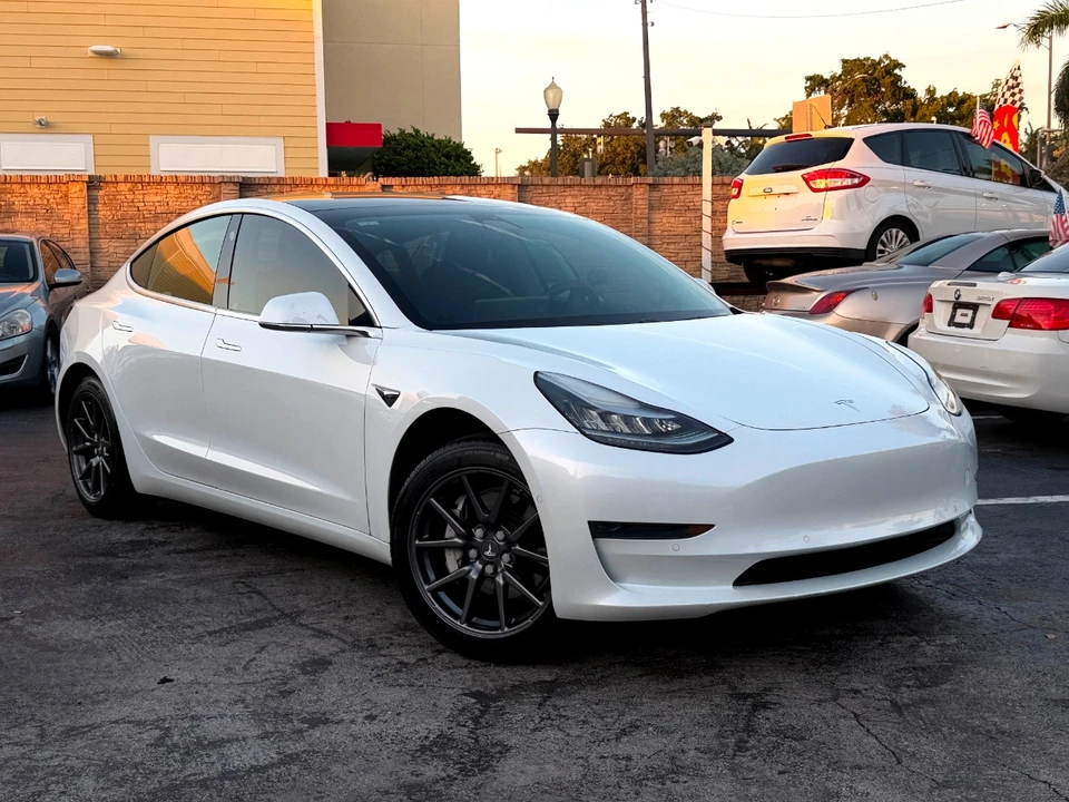 2020 Tesla Model S - Image 5 of 21