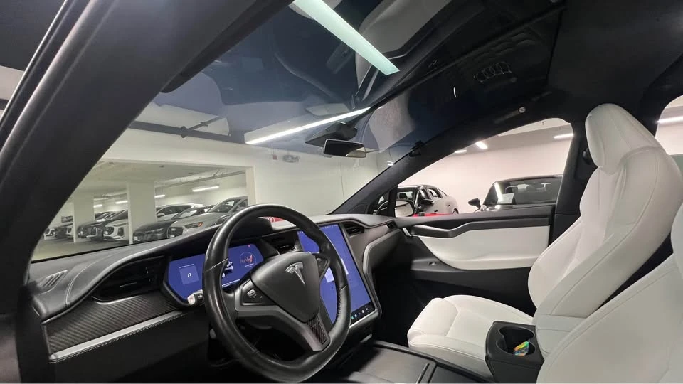 2020 Tesla Model X - Image 15 of 20