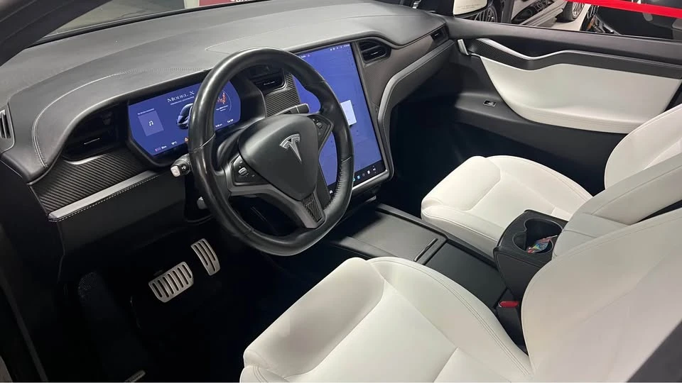 2020 Tesla Model X - Image 12 of 20