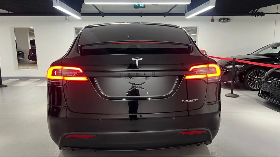 2020 Tesla Model X - Image 5 of 20