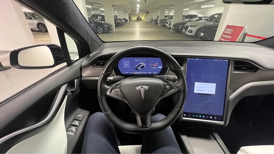 2020 Tesla Model X - Image 14 of 20