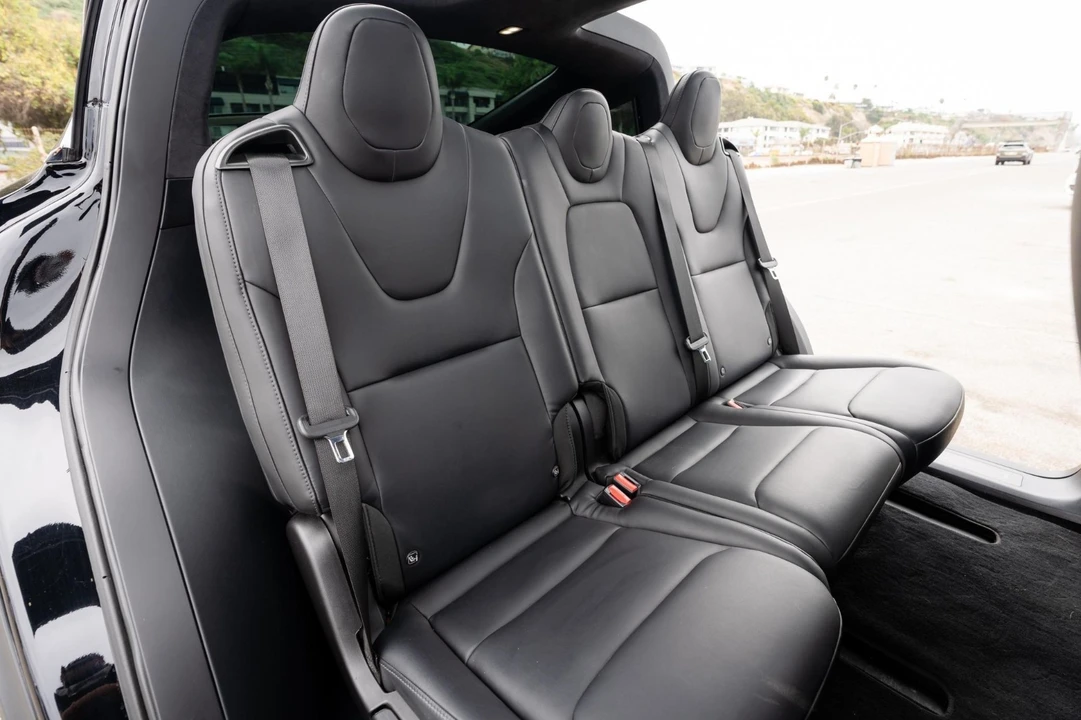 2020 Tesla Model X - Image 13 of 19