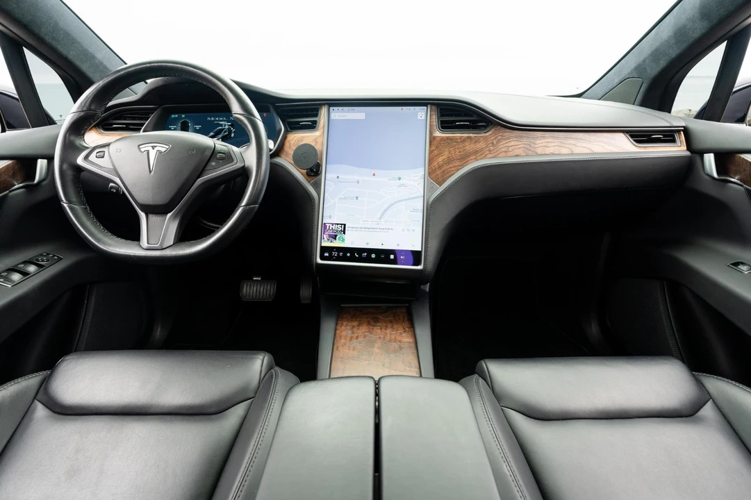 2020 Tesla Model X - Image 16 of 19