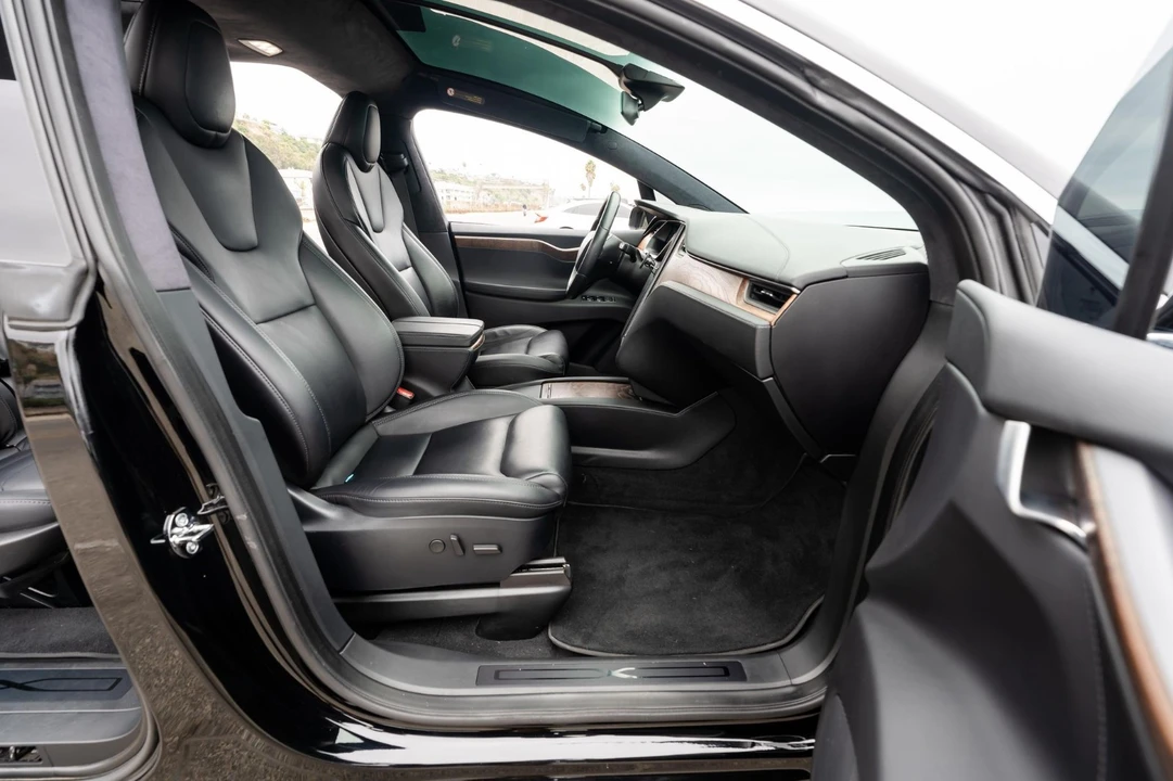 2020 Tesla Model X - Image 8 of 19