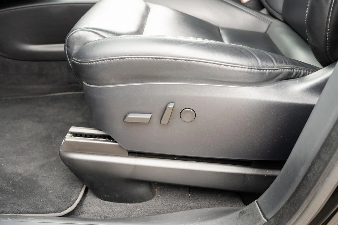 2020 Tesla Model X - Image 12 of 19