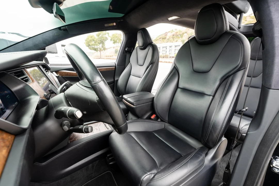 2020 Tesla Model X - Image 6 of 19