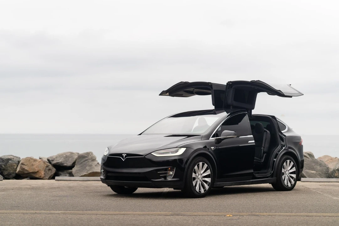 2020 Tesla Model X - Image 15 of 19