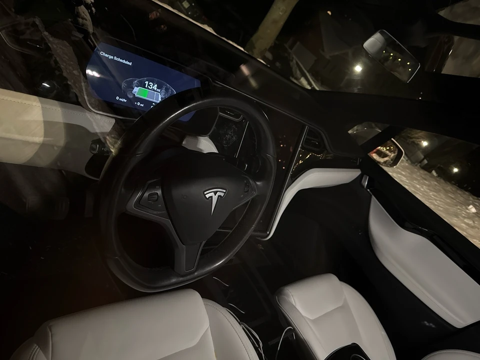 2020 Tesla Model X - Image 5 of 6