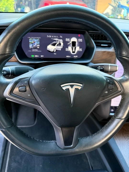 2020 Tesla Model X - Image 19 of 21