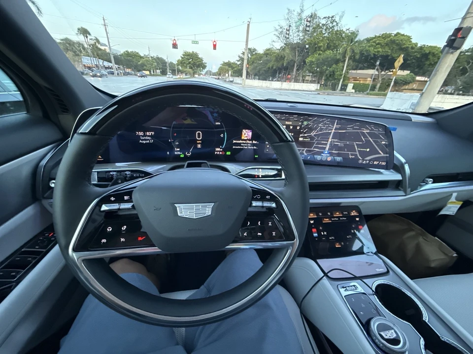 2020 Tesla Model X - Image 17 of 21