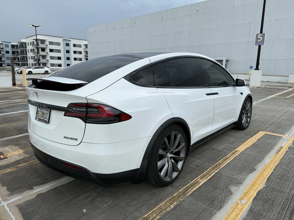 2020 Tesla Model X - Image 14 of 21