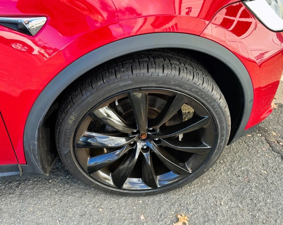2020 Tesla Model X - Image 12 of 21