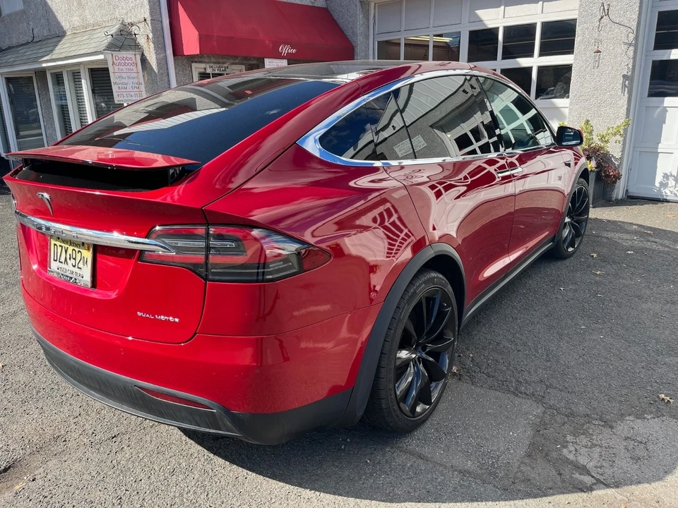 2020 Tesla Model X - Image 5 of 21