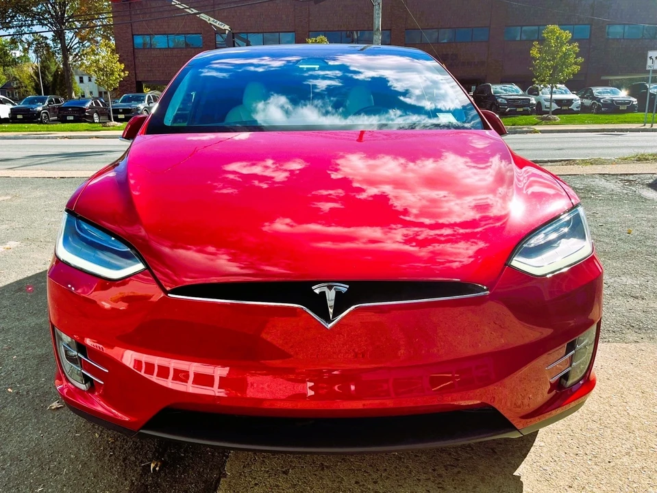 2020 Tesla Model X - Image 2 of 21