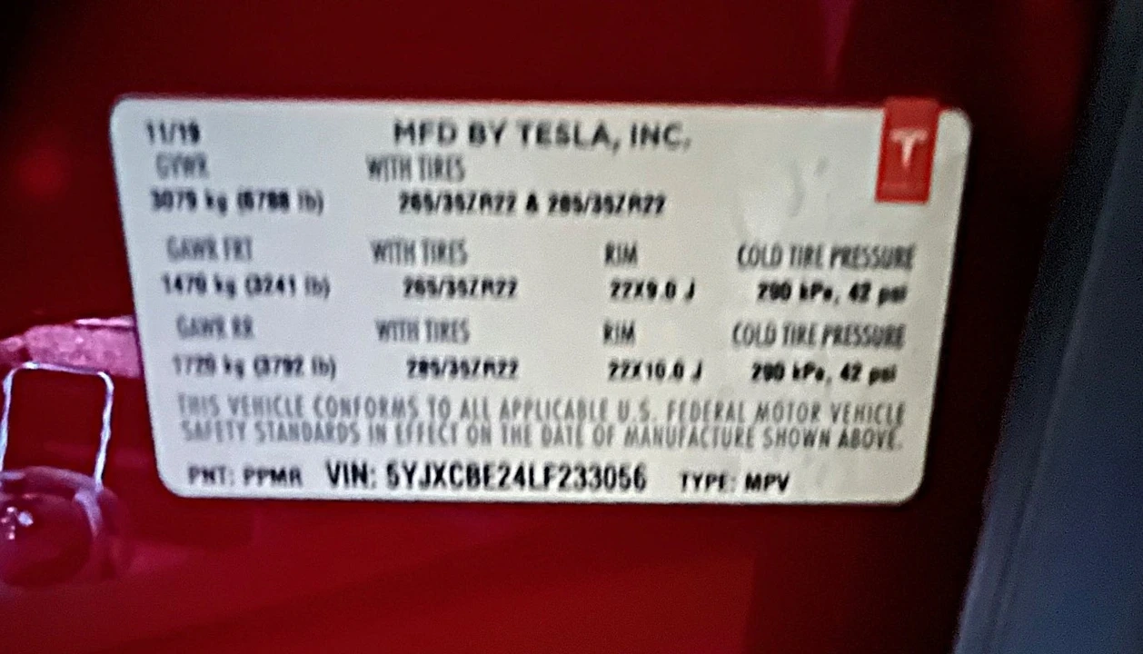 2020 Tesla Model X - Image 14 of 21