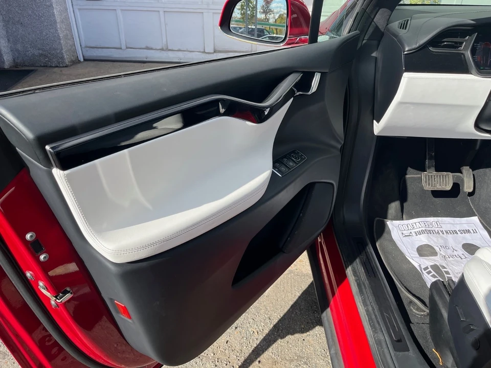 2020 Tesla Model X - Image 6 of 21
