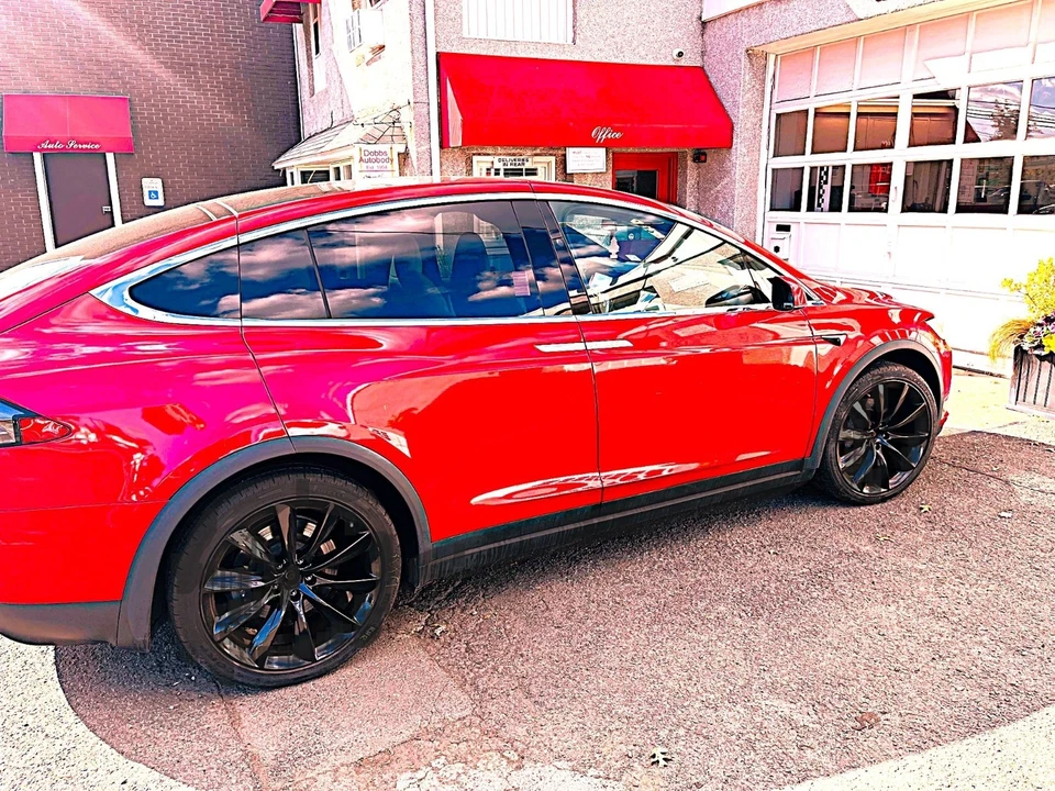 2020 Tesla Model X - Image 3 of 21