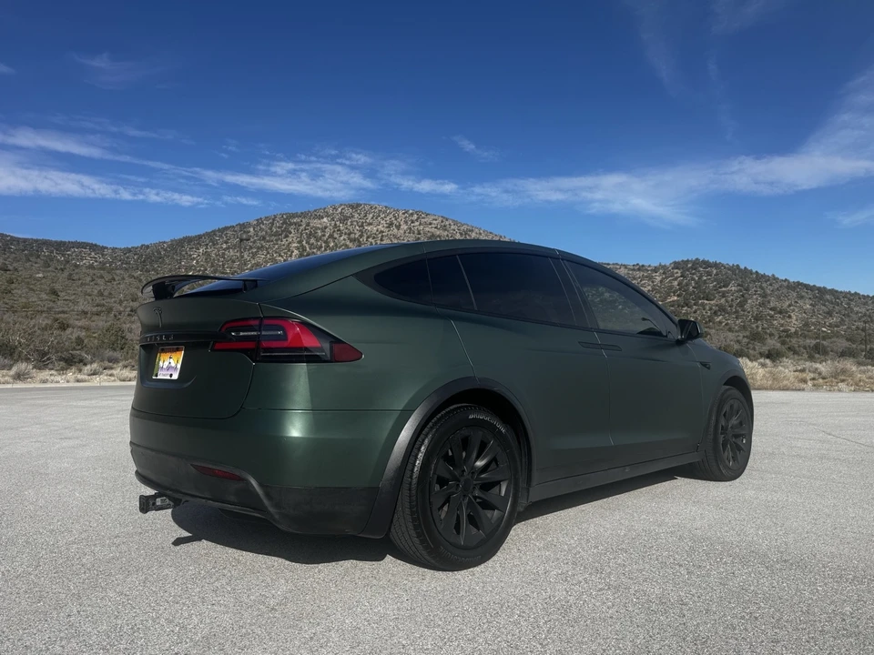 2020 Tesla Model X - Image 12 of 21