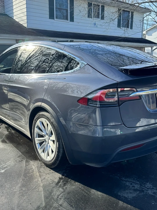 2020 Tesla Model X - Image 4 of 9