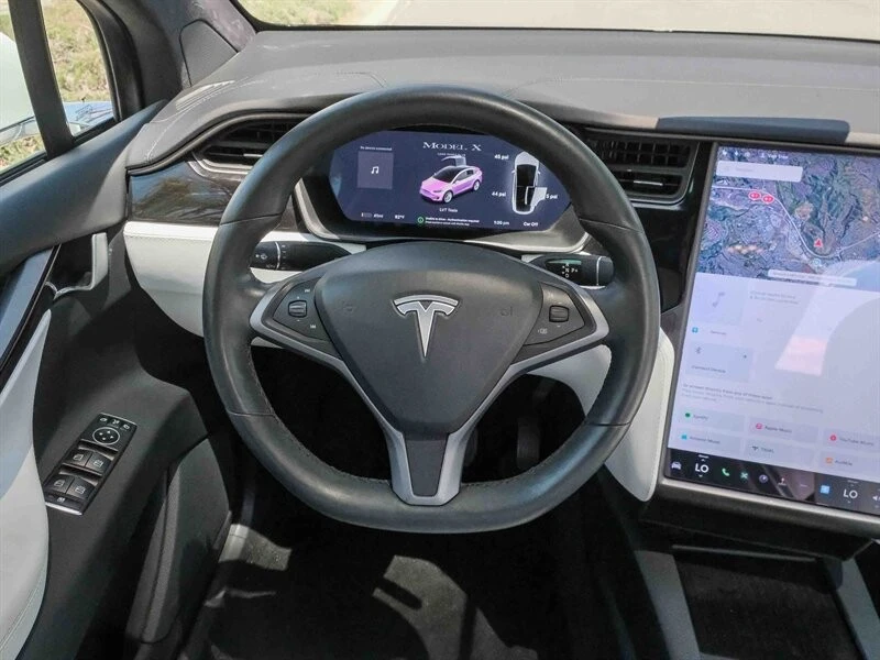 2020 Tesla Model X - Image 19 of 21