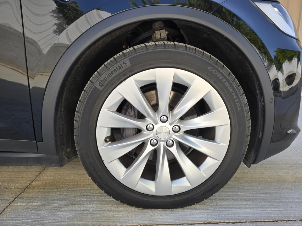 2020 Tesla Model X - Image 30 of 31