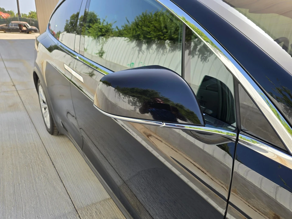 2020 Tesla Model X - Image 26 of 31