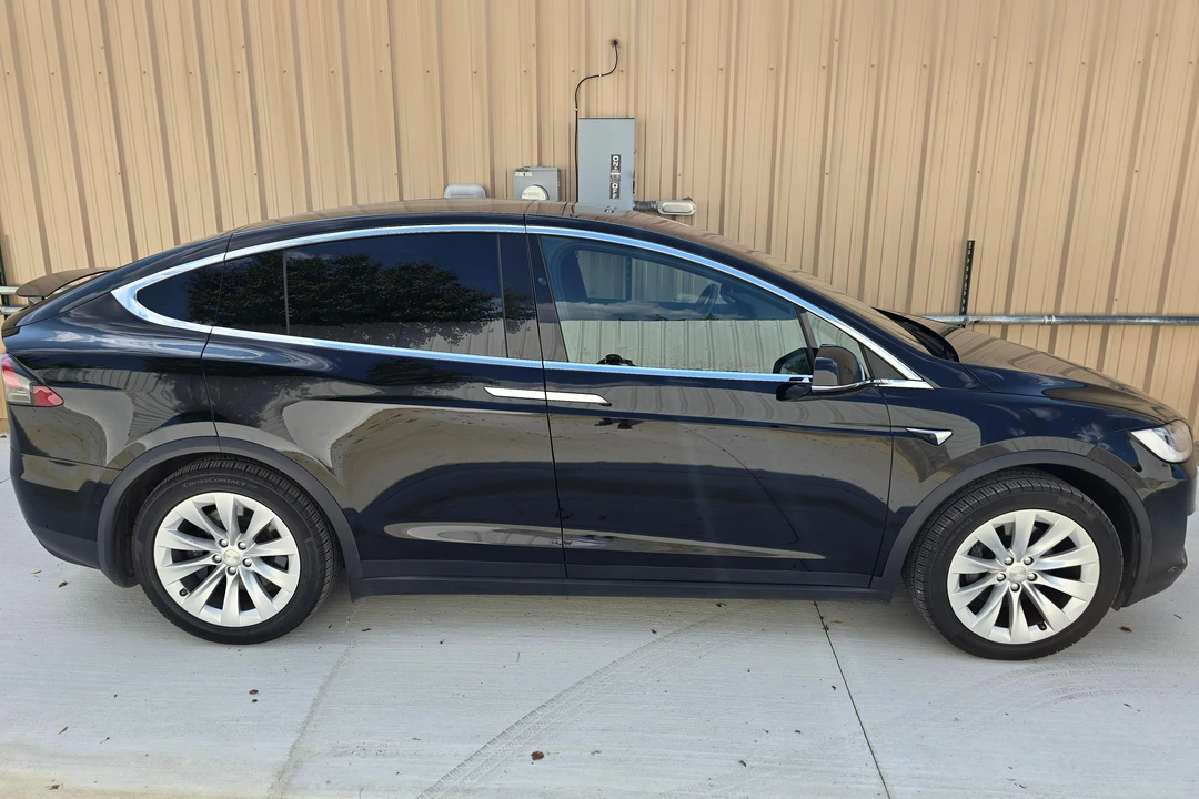2020 Tesla Model X - Image 3 of 31