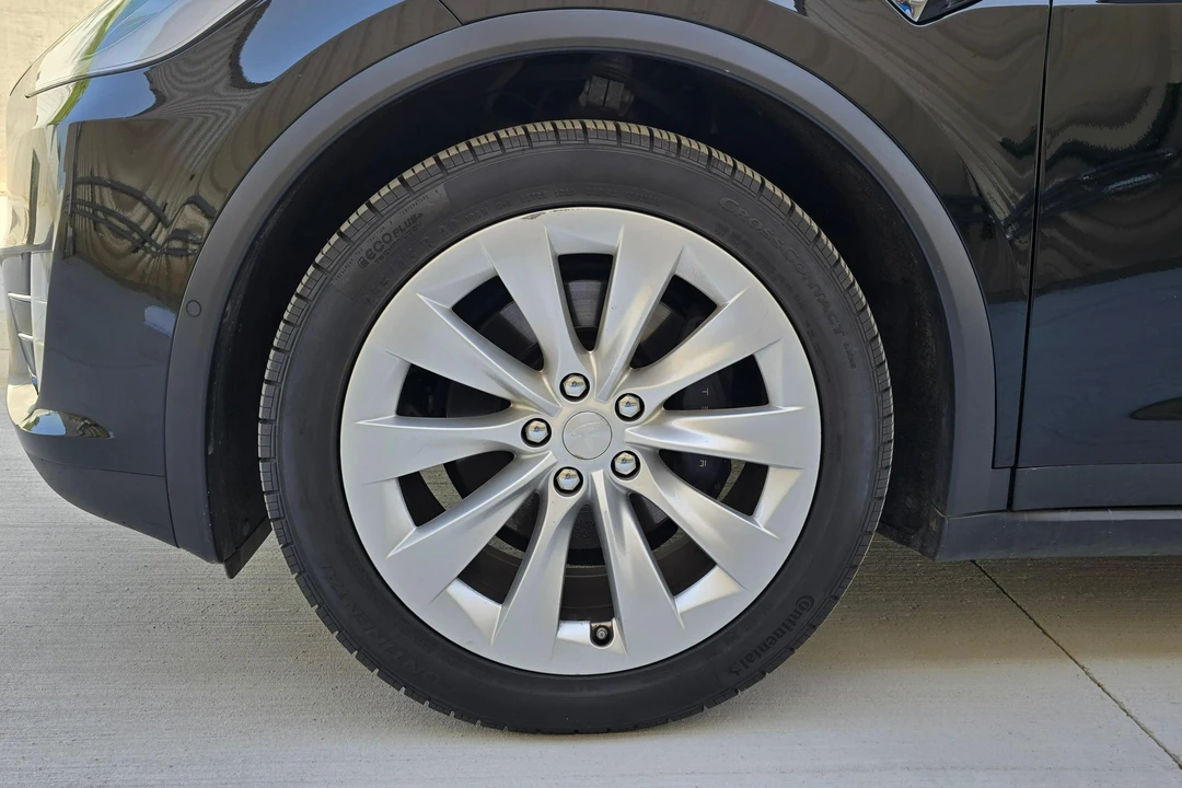2020 Tesla Model X - Image 27 of 31