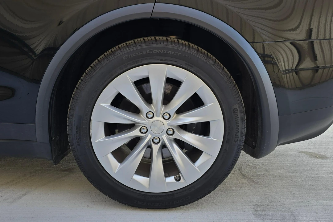 2020 Tesla Model X - Image 28 of 31