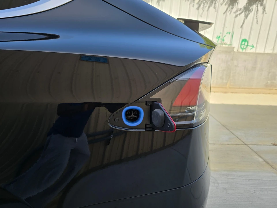 2020 Tesla Model X - Image 20 of 31
