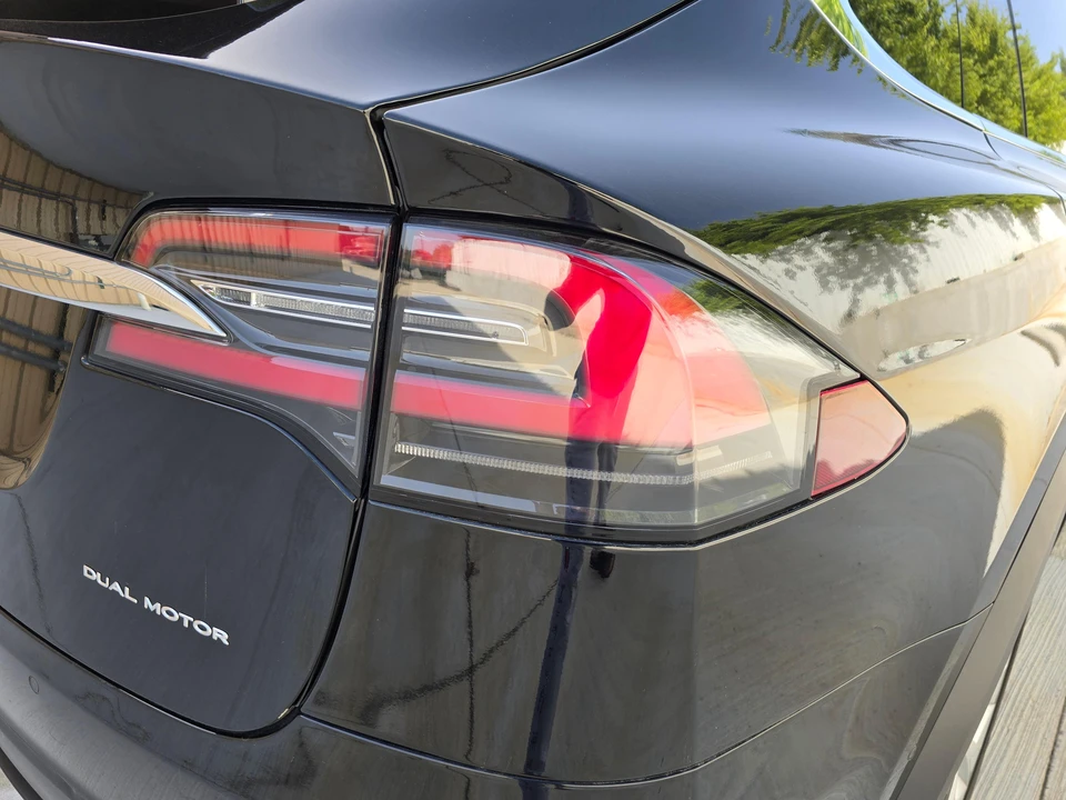 2020 Tesla Model X - Image 24 of 31
