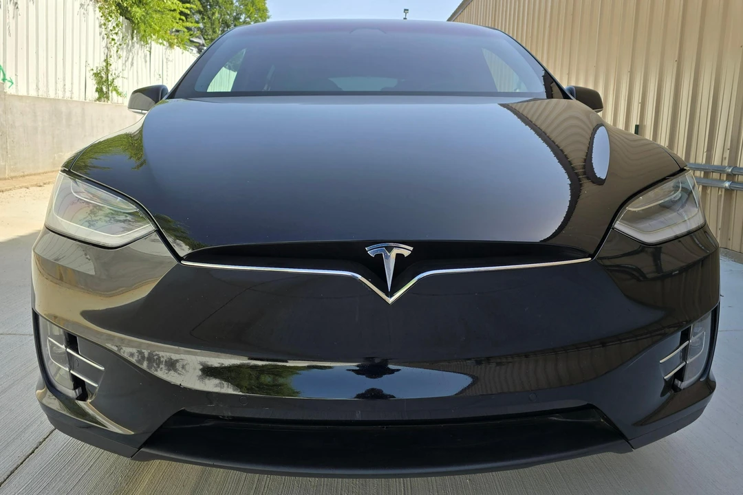 2020 Tesla Model X - Image 2 of 31