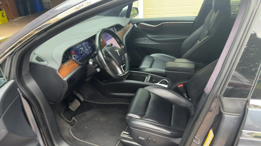 2020 Tesla Model X - Image 5 of 6