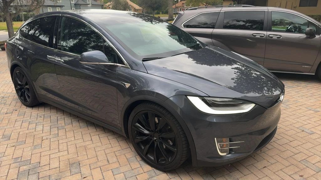 2020 Tesla Model X - Image 2 of 6