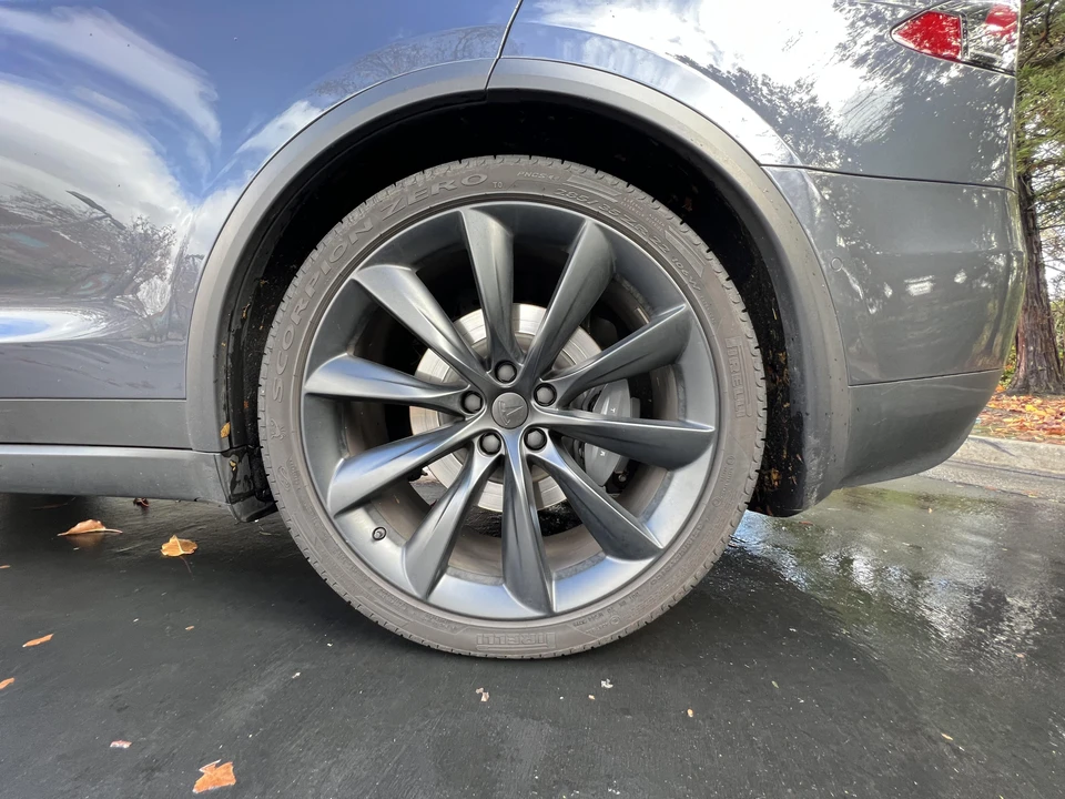 2020 Tesla Model X - Image 21 of 31