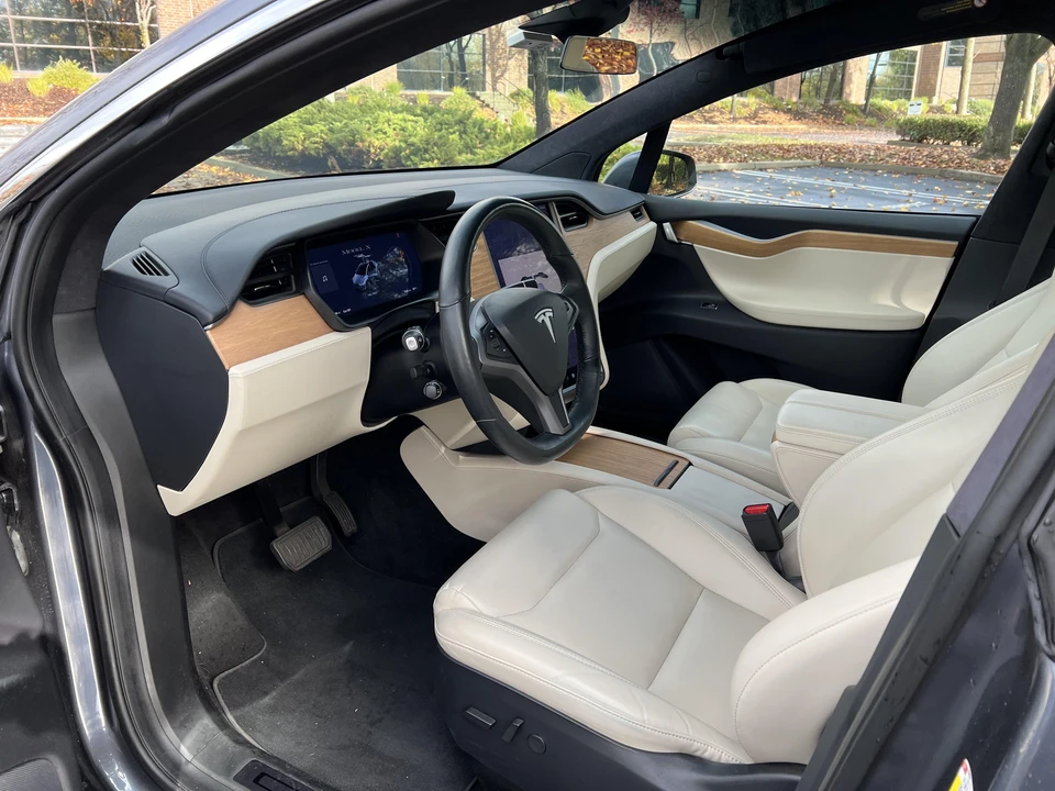 2020 Tesla Model X - Image 30 of 31