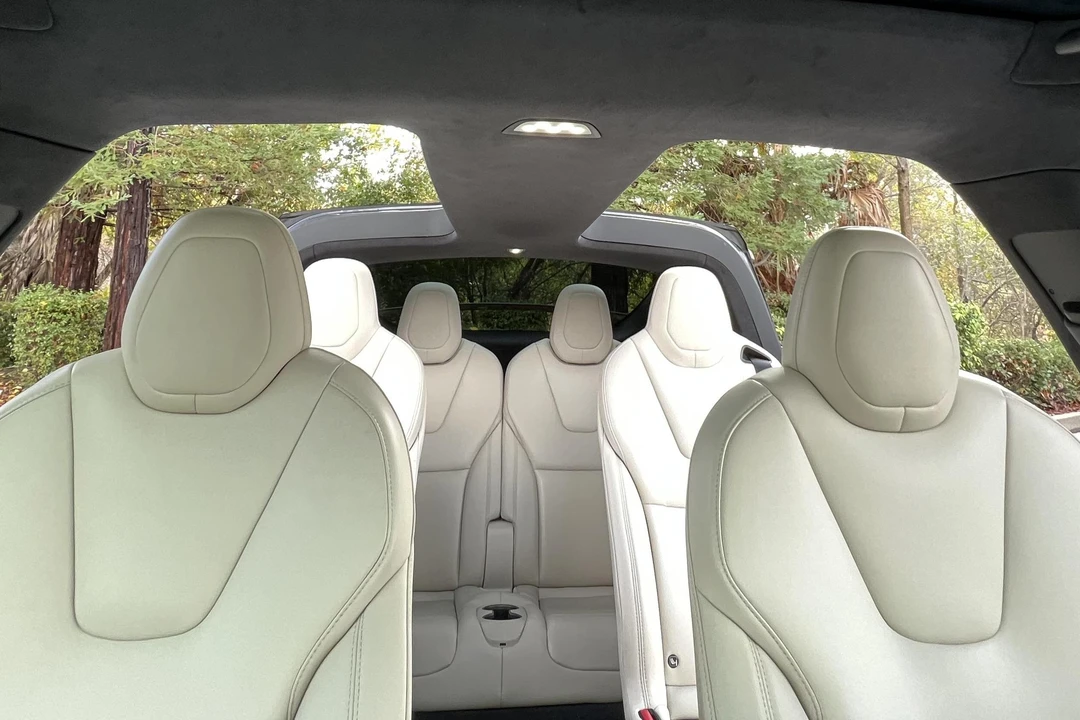 2020 Tesla Model X - Image 25 of 31