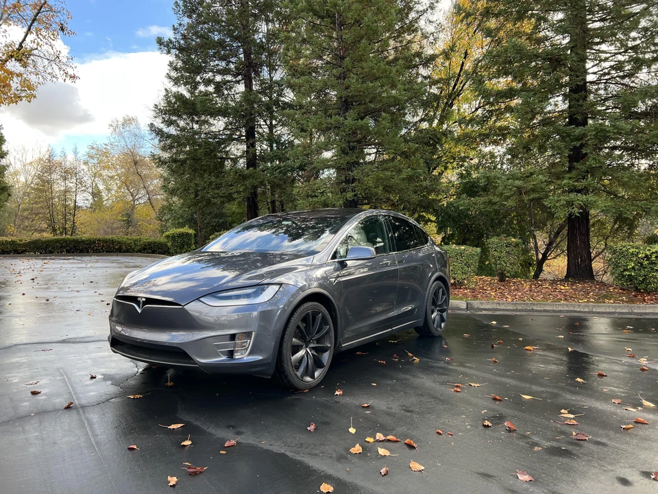 2020 Tesla Model X - Image 7 of 31