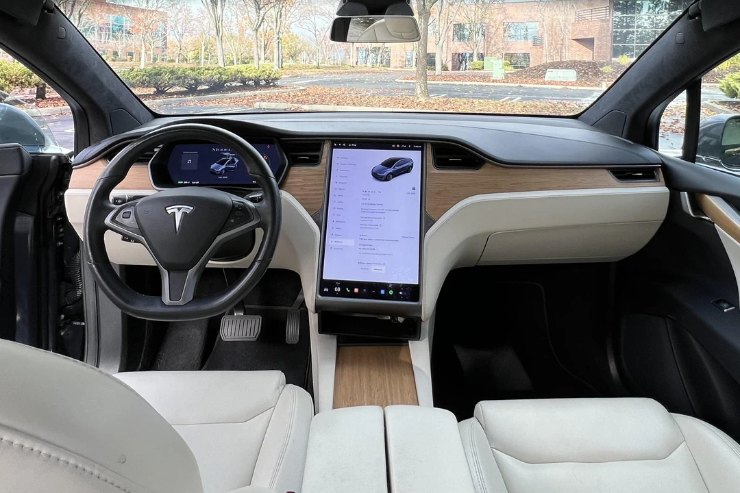 2020 Tesla Model X - Image 24 of 31