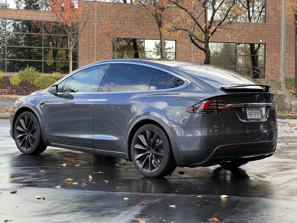2020 Tesla Model X - Image 9 of 31