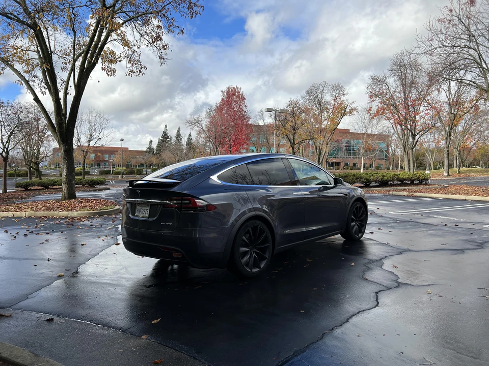 2020 Tesla Model X - Image 12 of 31