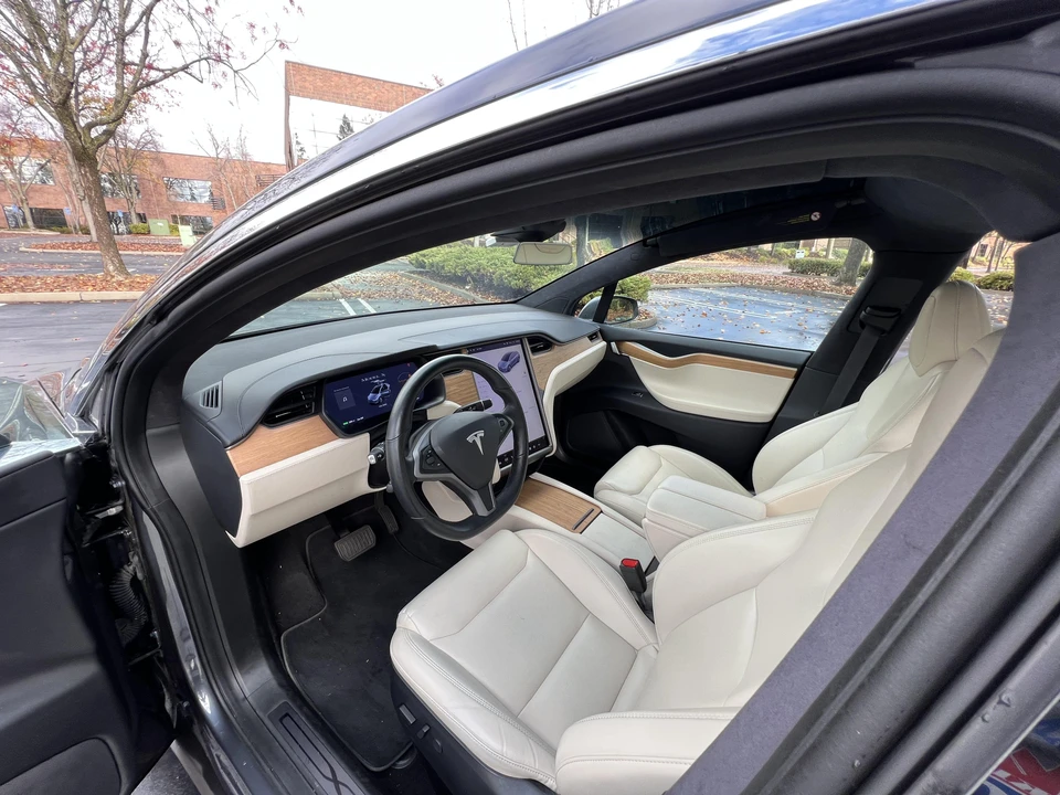 2020 Tesla Model X - Image 29 of 31