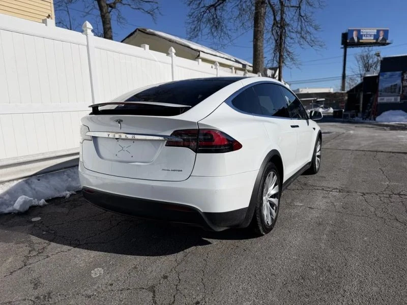 2020 Tesla Model X - Image 7 of 12