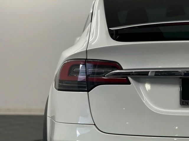 2020 Tesla Model X - Image 8 of 21